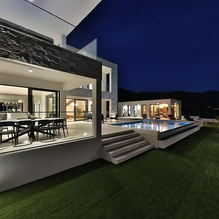 Luxury Sunlife With Pool