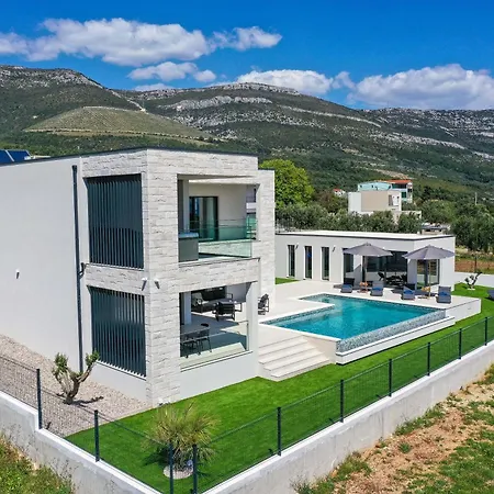 Luxury Sunlife With Pool Villa Kastel Novi